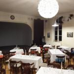 Saal für Hochzeitsfeier Dekoration